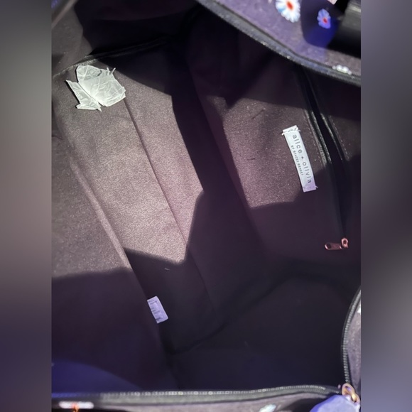 Nwt Ao X Fabfitfun Blue Daisy Print Duffel Bag - Picture 3 of 6